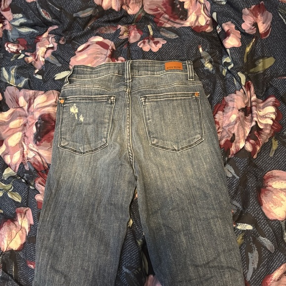 Judy Blue Skinny Fit Capri - Picture 3 of 3